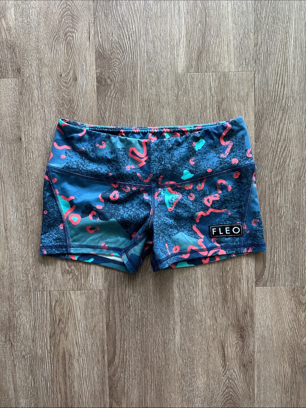 FLEO Contour Shorts Gunmetal Teal & Pink Medium Gym Activewear Crossfit